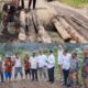 Tim BAGUSI Tapsel atasi keluhan warga Sipirok Narobi tentang jalan rusak parah, terutamanya lobang menganga di Aek Torop. (Waspada/Ist)