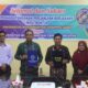 Rektor UM Tapsel Muhamad Darwis, M.Pd (3 kanan) dan Rektor UM Sumbar, Dr.Riki Saputra, MA (3 kiri) foto bersama usai tandatangani nota kesepahaman kerjasama sama UM Tapsel dan UM Sumbar tanggal 2 September 2024. Waspada/ist.