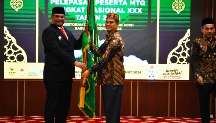 Pj Gubernur Safrizal Lepas Kafilah Aceh Berlaga Ke MTQ Nasional Ke-30