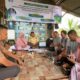 Tim PKM Unggulan Universitas Samudra (Unsam) saat melaksanakan kegiatan pengabdian kepada masyarakat (PKM) pada kelompok tani ternak UKM Sulis Etawa di Kampung Benua Raja, Kec Rantau, Aceh Tamiang, Minggu (1/9). Waspada/ist