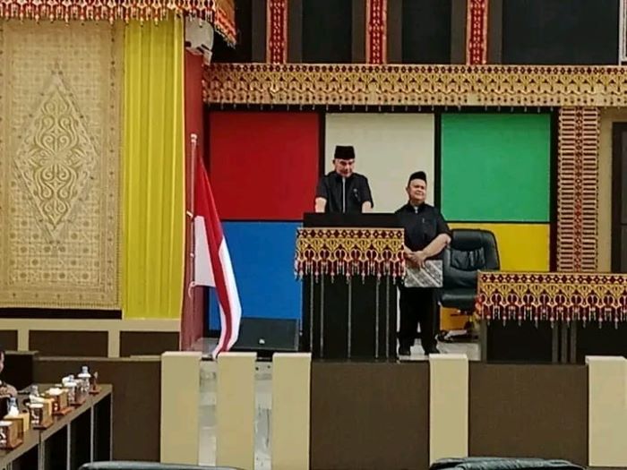 Tiga Paslon Bupati Paparkan Visi Misi Di Hadapan DPRK Agara Tiga Paslon Bupati Paparkan Visi Misi Di Hadapan DPRK Agara