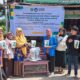 Tim Pengabdian Kepada Masyarakat (PKM) Universitas Samudra saat melaksanakan kegiatan Pengabdian dalam bentuk pengembangan usaha lokal Adee Kak Na, Senin (9/9). Waspada/ist