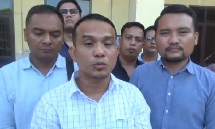 Ps Kasi Humas Polres Sergai, Ipda SH Nauli Siregar saat menjelaskan perkembangan kasus penembakan yang menewaskan seorang pelajar di Perbaungan. Waspada/ist