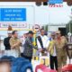 Presiden Jokowi beserta Menteri dan Bupati Simalungun Radiapoh H Sinaga bersama-sama menekan tombol sirine tanda peresmian Jalan Tol Ruas Kuala Tanjung – Tebing Tinggi – Parapat Seksi 3-4 Tebing Tinggi – Serbelawan – Sinasak, di Pintu Gerbang Tol Sinaksak, Selasa (10/9).(Waspada/ist).
