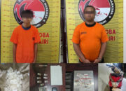 DUA tersangka percobaan penyelundupan narkotika jenis sabu di dalam nasi dan barang bukti yang diamankan di Polres Dairi.Waspada/ist 