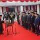 Tampak dalam gambar prosesi pengucapan sumpah janji 20 anggota DPRK Sabang. (Waspada/TZ)