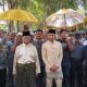 Rombongan Paslon Bupati dan Wakil Aceh Tamiang, H Hamdan Sati-Febriadi ketika mendatangi Sekretariat KIP Kabupaten Aceh Tamiang, Rabu (11/9)sore. Waspada/ Muhammad Hanafiah