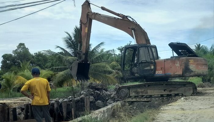 Pembangunan Jembatan Pulo Sarok Terkesan Abaikan Hak Masyarakat