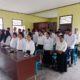 Beberapa orang dari 381 Panitia Pengawas Desa (PPD), sedang menjalani prosesi pelantikan dan pengambilan sumpah jabatan, Jumat (13/9).Waspada/Ist