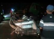 Kondisi minibus yang ditimpa peti kemas mengkibatkan tiga orang meninggal dunia, dan satu orang mengalami luka.Waspada/Ist