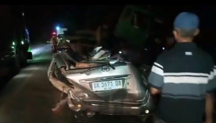 Minibus Ditimpa Peti Kemas, 3 Meninggal