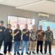 Ketua Bawaslu Binjai (tengah) bersama komisioner Panwascam Binjai Timur serta narasumber, foto bersama usai melaksanakan sosialisasi pengawasan Pilkada. (Waspada/ist)