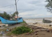 Gelombang Besar Ancam Ratusan Keluarga Kawasan Pesisir Seunuddon