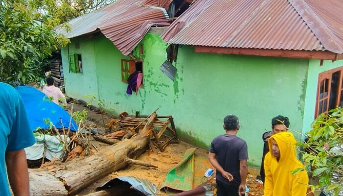 Puting Beliung Rusak 8 Rumah, 1 Meninggal Dan 8 Luka