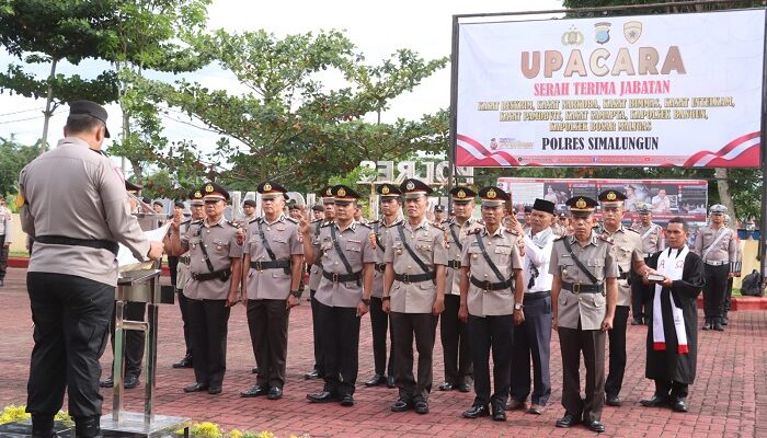 Kapolres Simalungun Pimpin Pergantian 6 Kasat Dan 2 Kapolsek
