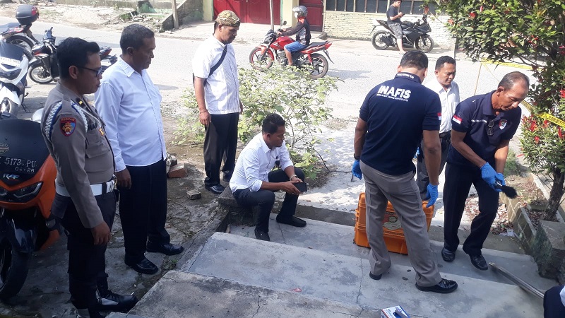 Tim dari Polresta Deliserdang saat melakukan olah TKP. (Waspada/ist).