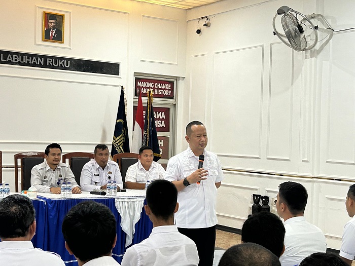 RAPAT dinas menanggapi instruksi Kakanwil Kemenkumham Sumut tentang Gerakan Kemanusiaan Menjadi Keluarga Asuh Anti Stunting di Lapas Labuhanruku. Waspada/Ist