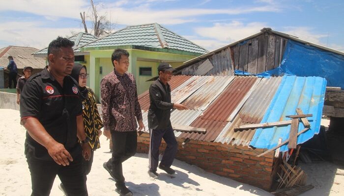 Wabup Sergai Tinjau Korban Banjir Rob