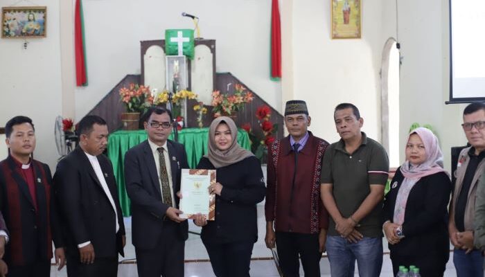 Wabup Madina Serahkan Sertifikat GKPA