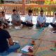 Pemangku adat (Barisan Harajaon Mandailing Godang) saat diskusi bersama dalam membedah visi-misi Bacalon di Bagas Godang Kotansiantar. Waspada/Ali Anhar Harahap.