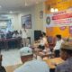 Paslon BAGUSI Tapsel bersilaturahmi dengan para ustadz dan ustadzah dari seluruh kecamatan. (Waspada/Ist)