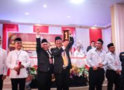 Paslon Sidimpuan BERSINAR, Irsan dan Ali, dapat No.1 pada pengundian dan penetapan nomor urut paslon Pilkada Padangsidimpuan. (Waspada/Sukri Falah Harahap)
