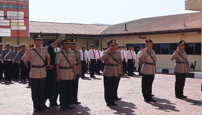 4 Pejabat Polres Taput Sertijab