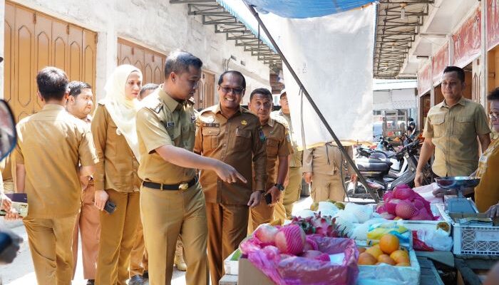 Tinjau Pasar, Pj Wali Kota Imbau Ciptakan Suasana Nyaman Berbelanja