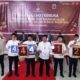 Empat Paslon Wali Kota-Wakil Wali Kota Binjai foto bersama usai pengundian nomor urut yang diselenggarakan KPU. (Waspada/Ria Hamdani)