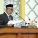 Sekretaris Dewan Tharmizi, SE sedang membacakan keputusan dewan dalam sidang paripurna terkait pimpinan dewan definitif dalam sidang paripurna di gedung dewan setempat, Selasa (24/09/24).(Waspada/T Mansursyah)