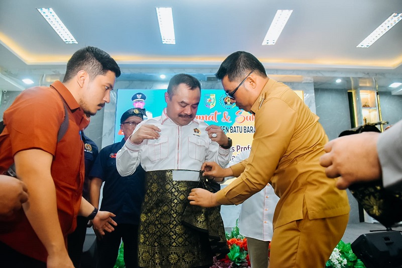 KLB PWI Kabupaten Batubara saat dibuka Pj Bupati H. Heri Wahyudi Marpaung, S.STP, M.AP yang turut dihadiri Ketua PWI Sumut Farianda Putra Sinik dan undangan di aula Rumdin Bupati Batubara Waspada/Ist