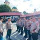 Kapolres Sabang saat melakukan pemeriksaan personelnya. (Waspada/ist)