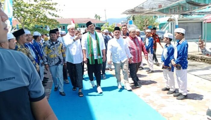 Bobby Temu Tokoh, Disambut Dengan Sholawat Badar