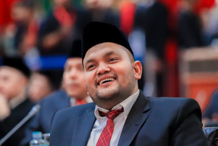 Politisi muda Partai Aceh (PA), Irfansyah yang juga Ketua DPW PA Kota Langsa kembali dilantik sebagai anggota Dewan Perwakilan Rakyat Aceh (DPRA) dilantik di gedung DPRA, Senin (30/9). Waspada/ist