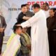 Uskup Agung Medan Mgr Kornelius Sipayung OFM Cap, memberi pemberkatan kepada Bupati Radiapoh dan istri, di Gereja Katolik Paroki St. Petrus dan Paulus Batu V Jln Asahan Kec. Siantar, Sabtu (31/8).(Waspada/ist)