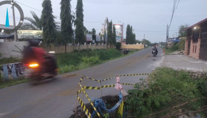 Kadis SDA-BMBK DS Didesak Segera Perbaiki Jalan Mahoni, Pasar 2 Timur, Desa Bandar Khalifah Kecamatan Percut Sei Tuan