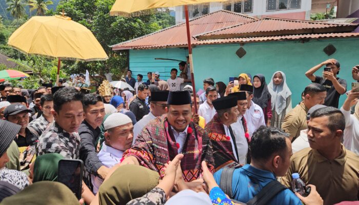 Bobby Nasution Disambut Dua Calon Bupati Dan Ribuan Warga Madina
