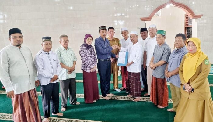 BKM Masjid Ar Rohaniyah Terima Ikrar Tanah Wakaf Dari Ahli Waris Hj Ani Idrus