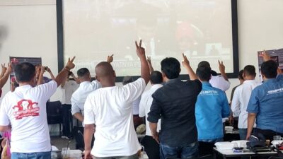 Gelar Nobar Pelantikan, Relawan Teriak Prabowo Dua Priode Gelar Nobar Pelantikan, Relawan Teriak Prabowo Dua Priode
