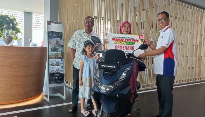 Sri Rezeki Fitri Dapat Hadiah Honda PCX 160