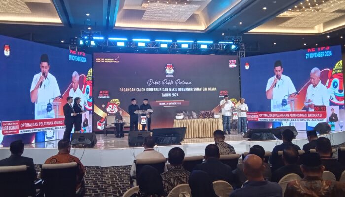 Debat Pilgubsu Diwarnai Saling Sorak