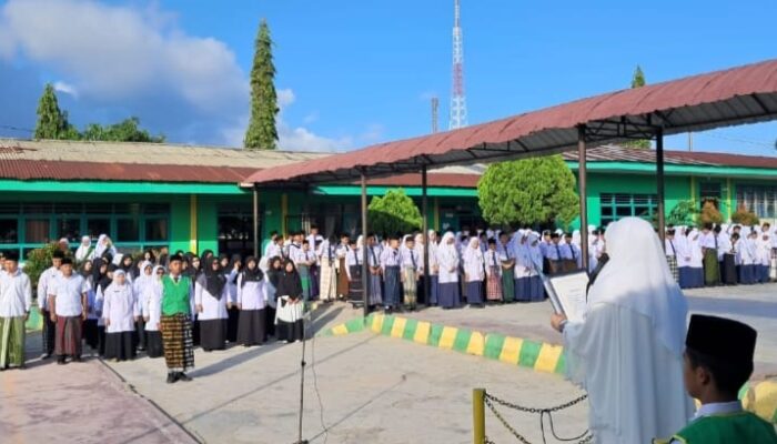 MTsN 1 Padangsidempuan Gelar Hari Santri Nasional Ke 10