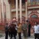 PETUGAS dari Bapenda Kota Medan, melakukan pendataan terhadap wajib pajak di sebuah rumah mewah di Medan, beberapa waktu lalu. Bapenda Kota Medan berhasil menagih pajak sebesar Rp. 10,7 miliar lebih di empat kecamatan, yakni Medan Petisah, Medan Helvetia, Medan Sunggal dan Medan Polonia. Waspada/Ist