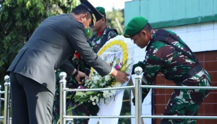 Sambut HUT Ke-79 TNI, Danrem 022/PT Ziarah Di TMP Nagur Pematangsiantar