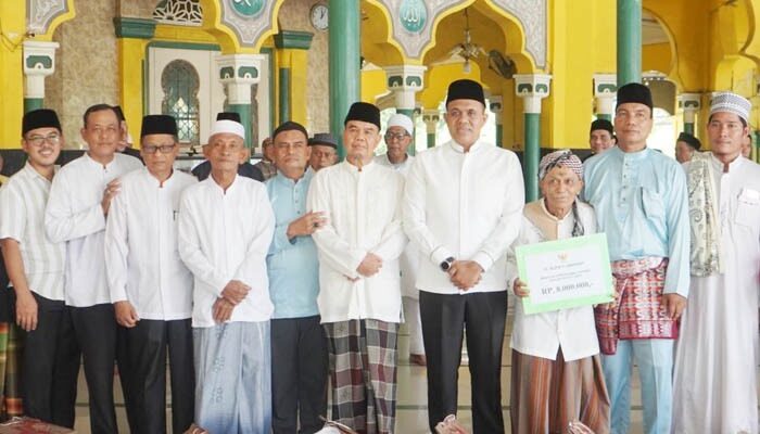 Pj Bupati Langkat Safari Jumat Di Masjid Raya Stabat