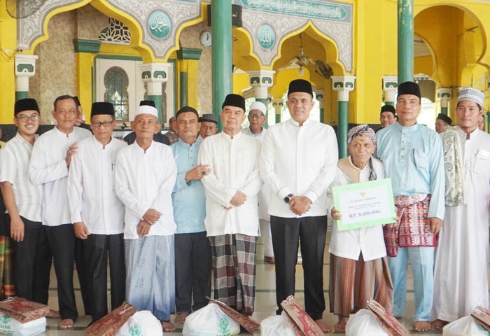 Pj Bupati Langkat Safari Jumat Di Masjid Raya Stabat