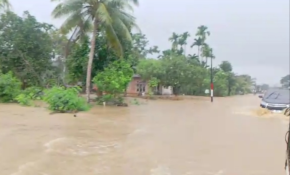 Hujan Deras, Lima Kecamatan Di Abdya Terendam Banjir Hujan Deras, Lima Kecamatan Di Abdya Terendam Banjir