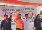 Deklarasikan Pemenangan Asri Ludin-Lom Lom, Partai Buruh Serahkan Dana Partisipasi