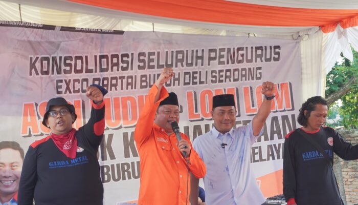 Deklarasikan Pemenangan Asri Ludin-Lom Lom, Partai Buruh Serahkan Dana Partisipasi