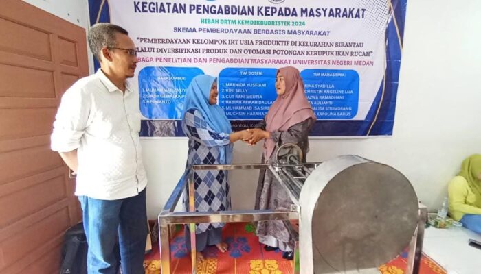 Tim PKM Dosen Unimed Edukasi IRT Usia Produktif Olah Ikan Rucah